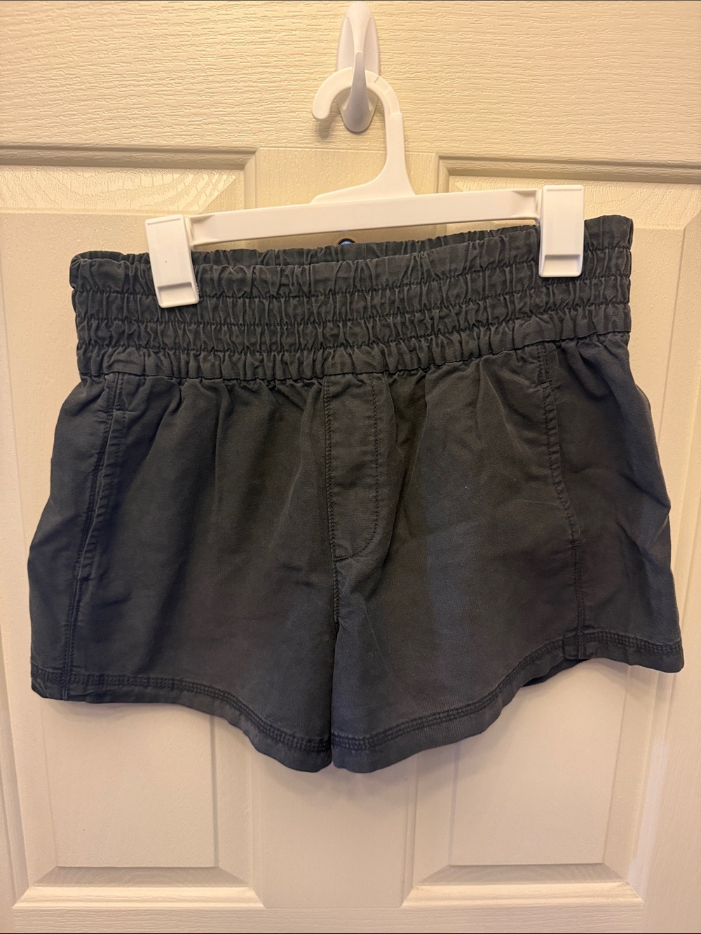 Aerie Women’s Elastic-Waist Casual Shorts - Charcoal